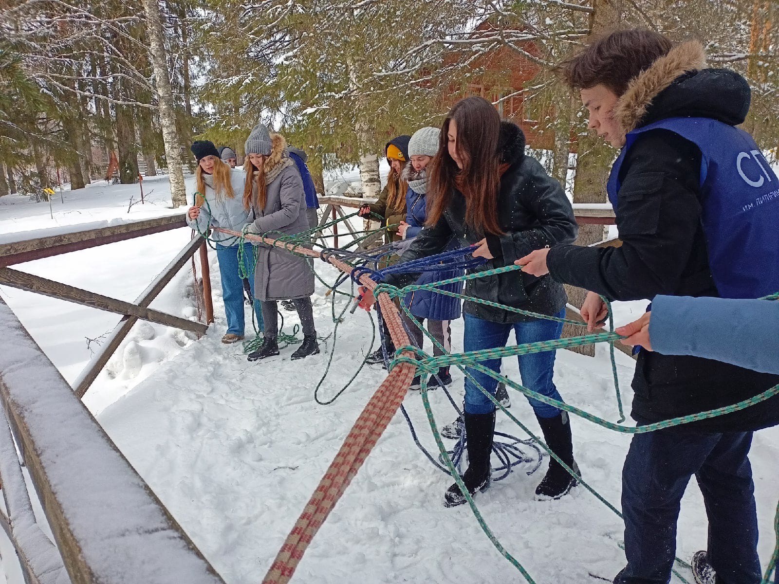 Для студентов Института педагогики и психологии прошли Весёлые старты "Оторвись от учёбы"