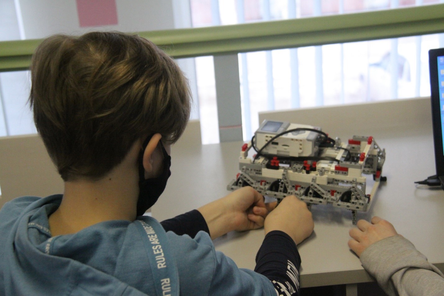 Школьники республики собрались на «Аэроробототехнике – 2021» 