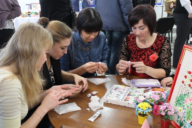 Студенты института социальных технологий посетили фестиваль «Мама-маркет»