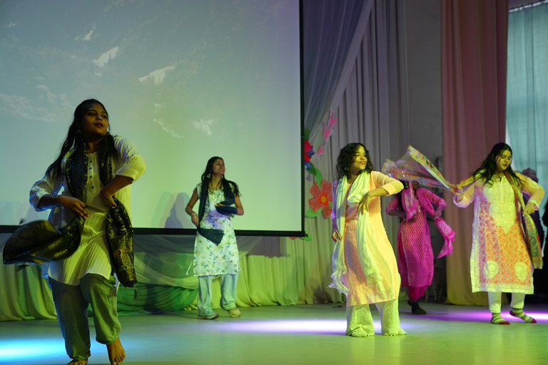 В СГУ им. Питирима Сорокина встретили весну и отметили Нооруз-Холи 