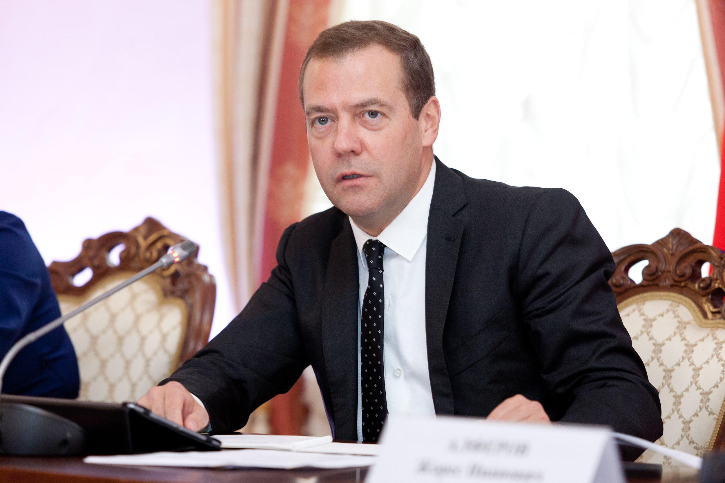 Дмитрий Медведев рассказал, стоит ли возвращать распределение для выпускников вузов