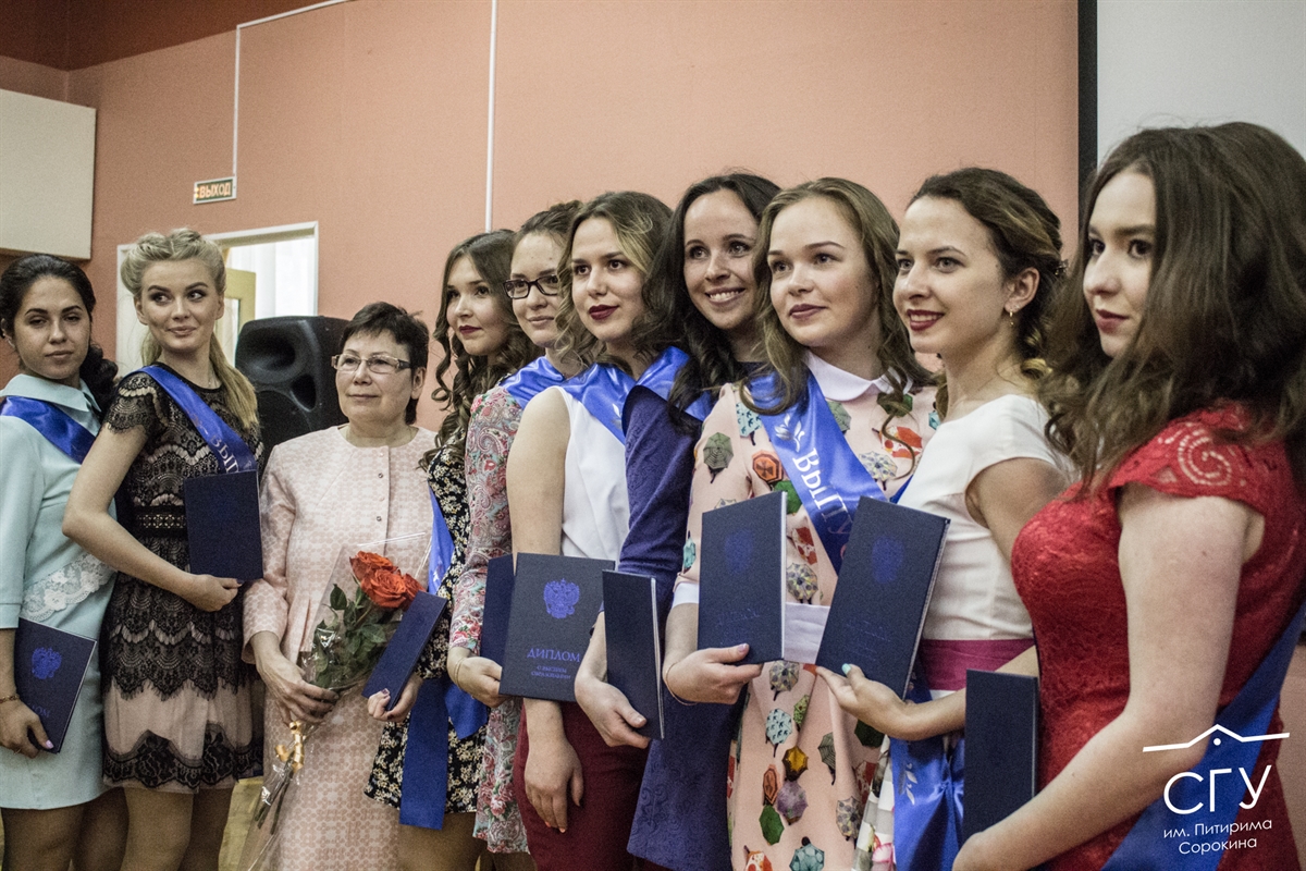 Выпускники Института естественных наук получили долгожданные дипломы