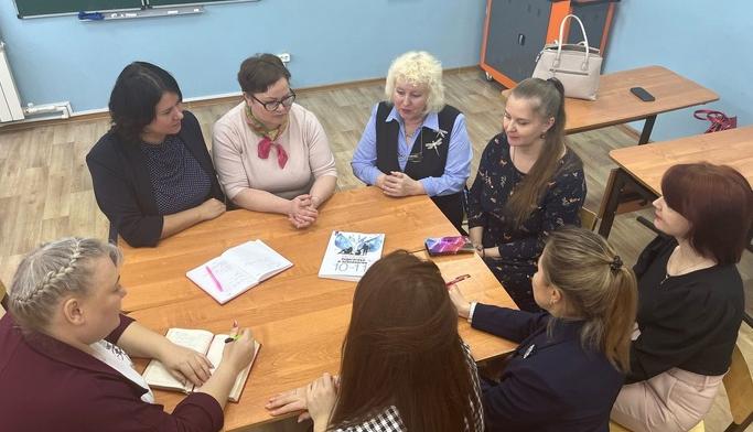 Преподаватели СГУ им. Питирима Сорокина провели занятия для обучающихся в педклассах Усинского района
