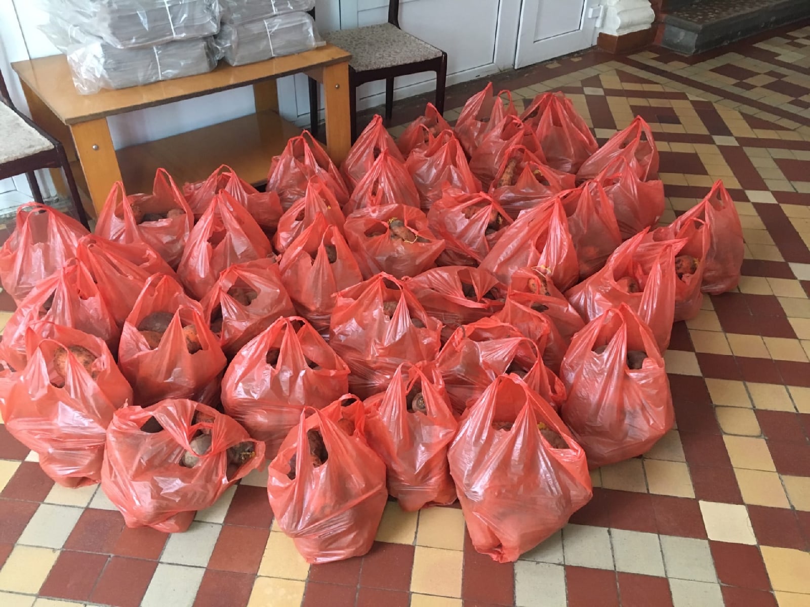 50 пакетов овощей для многодетных семей