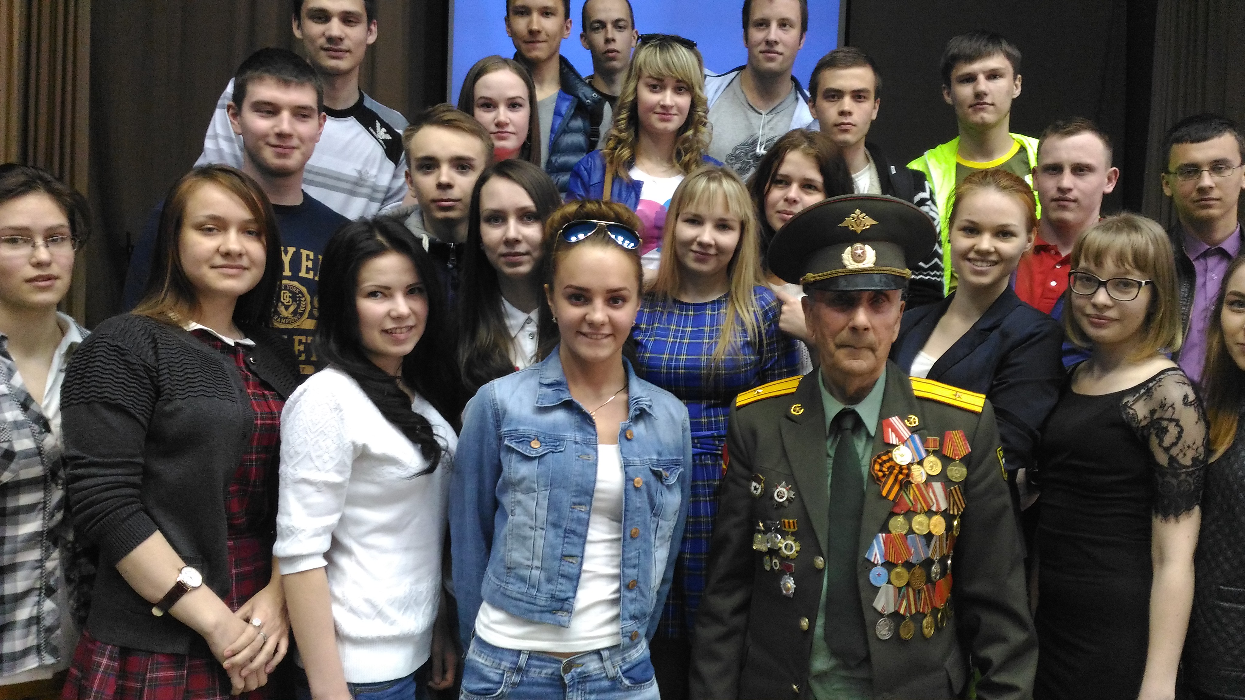 По традиции в колледже экономики, права и информатики прошла встреча с ветераном Великой Отечественной войны Рочевым Н.А. 