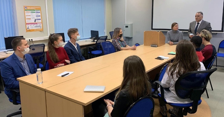 Магистранты СГУ им. Питирима Сорокина встретились с представителем Проектного офиса региона