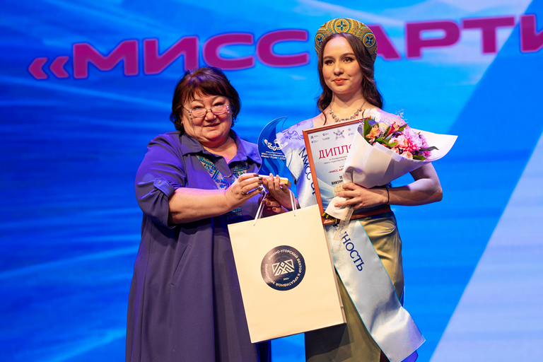 Первое место в конкурсе креативных инициатив, титул «Мисс артистичность»: студентки СГУ им. Питирима Сорокина поучаствовали в «Финно-угорском векторе к креативной экономике»