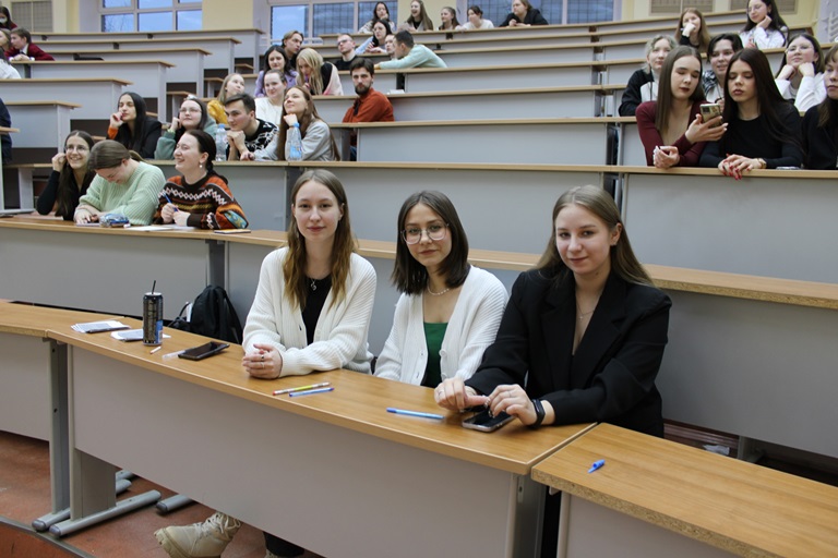 «Шерлоки на старте»: студенты СГУ им. Питирима Сорокина воспользовались дедукцией и поели «начини»