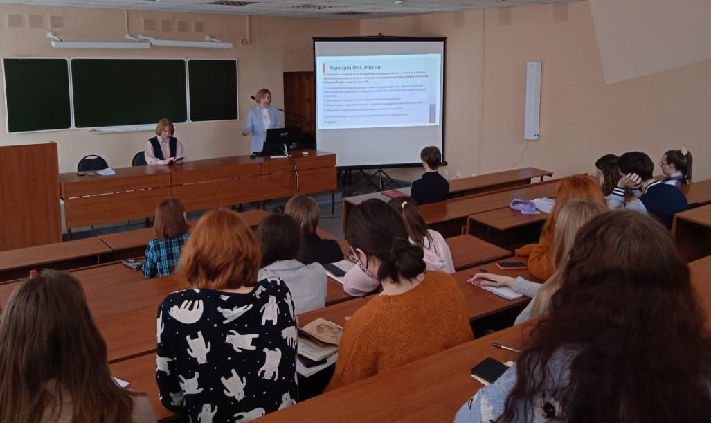 Всероссийская Неделя финансовой грамотности  в СГУ им. Питирима Сорокина началась с круглого стола