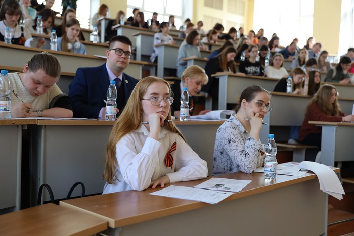 Вспомнить героическое прошлое: в Сыктывкаре написали «Диктант Победы»