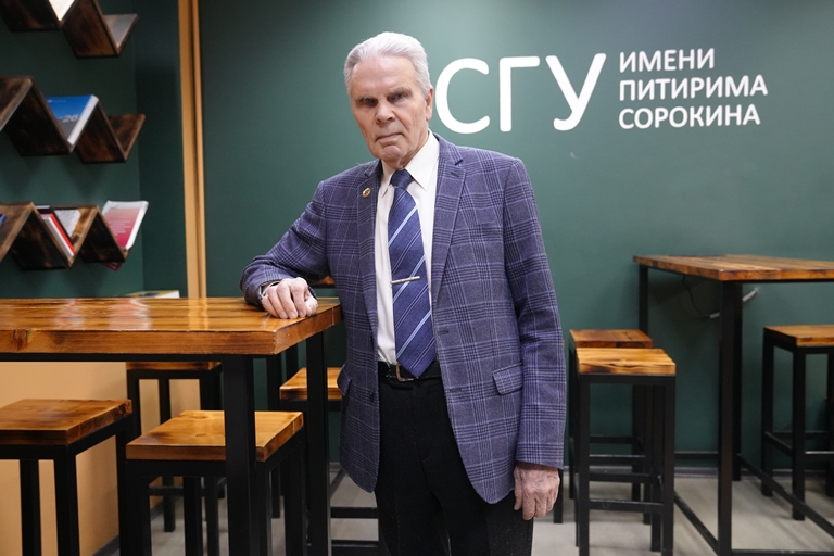 Профессор СГУ им. Питирима Сорокина выступил с лекцией перед военными