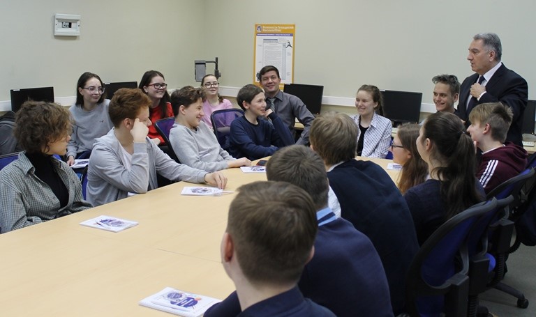 К 100-летию Республики Коми СГУ им. Питирима Сорокина подготовит 100 школьников со знанием финансовой грамотности и бизнес - проектами для развития региона на следующее 100 лет