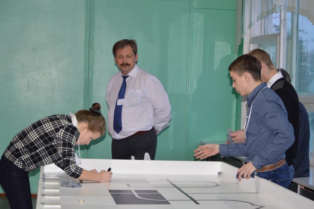 Студенты колледжа экономики, права и информатики приняли активное участие в кубке образовательной робототехники