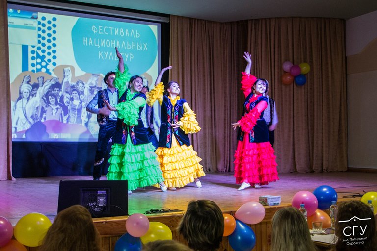 В СГУ им. Питирима Сорокина прошел ежегодный фестиваль национальных культур
