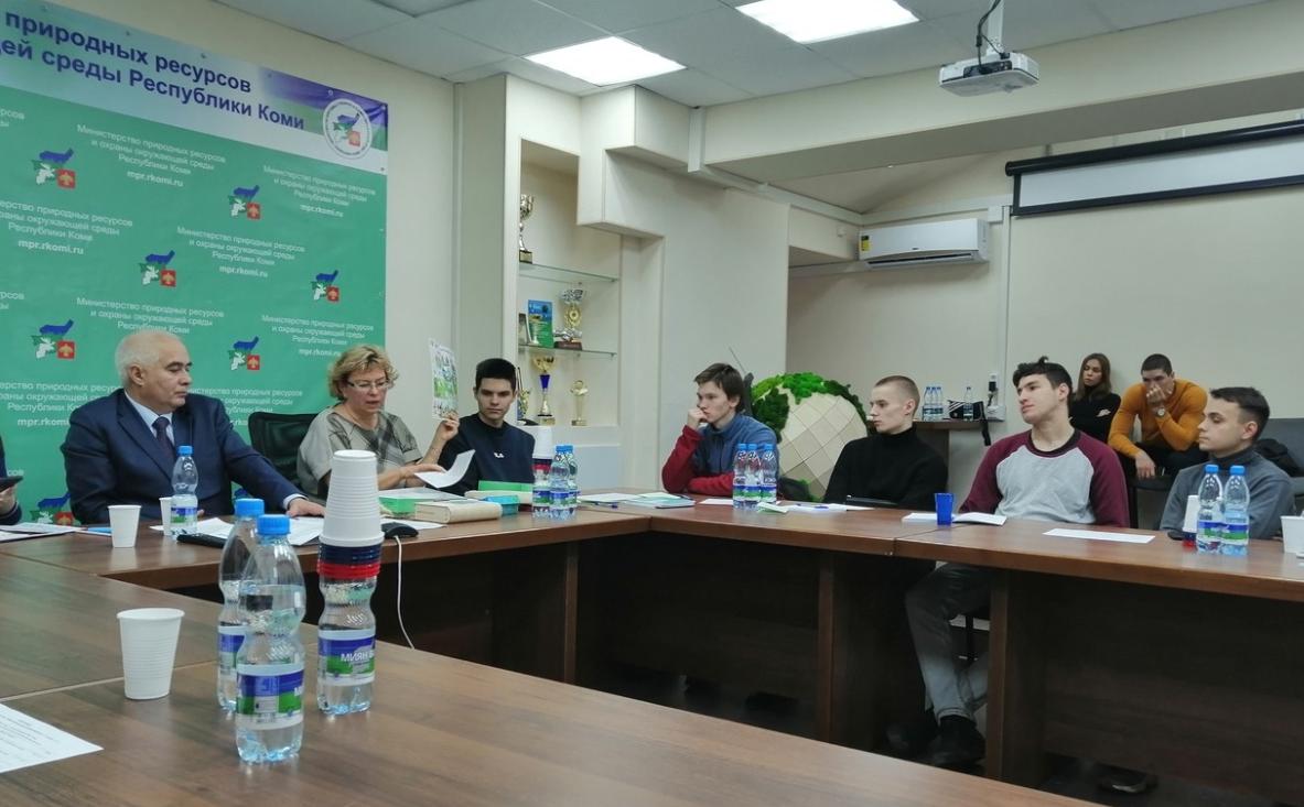 Студенты-экологи приняли участие в семинаре Минприроды Республики Коми об осуществлении общественного экологического контроля 