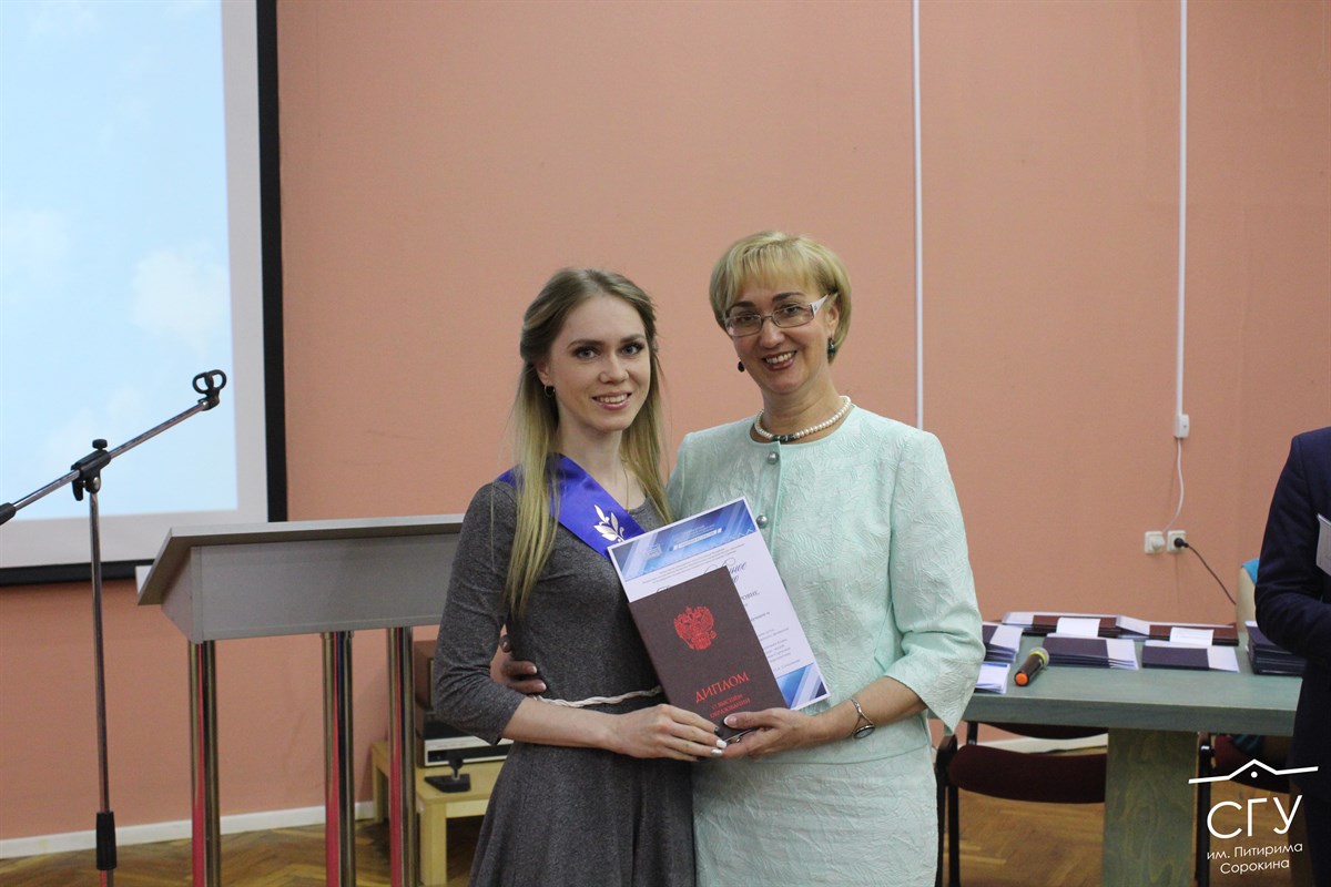 Выпускникам ИТНиТ вручили дипломы