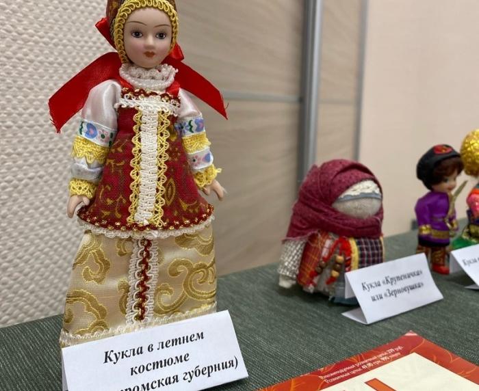 В институте педагогики и психологии состоялся вернисаж  «Кукла: вчера, сегодня, завтра»