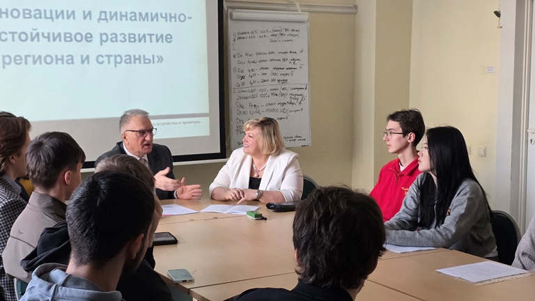 Студенты-инноваторы обсудили драйверы развития экономики и создают центр трансфера технологий