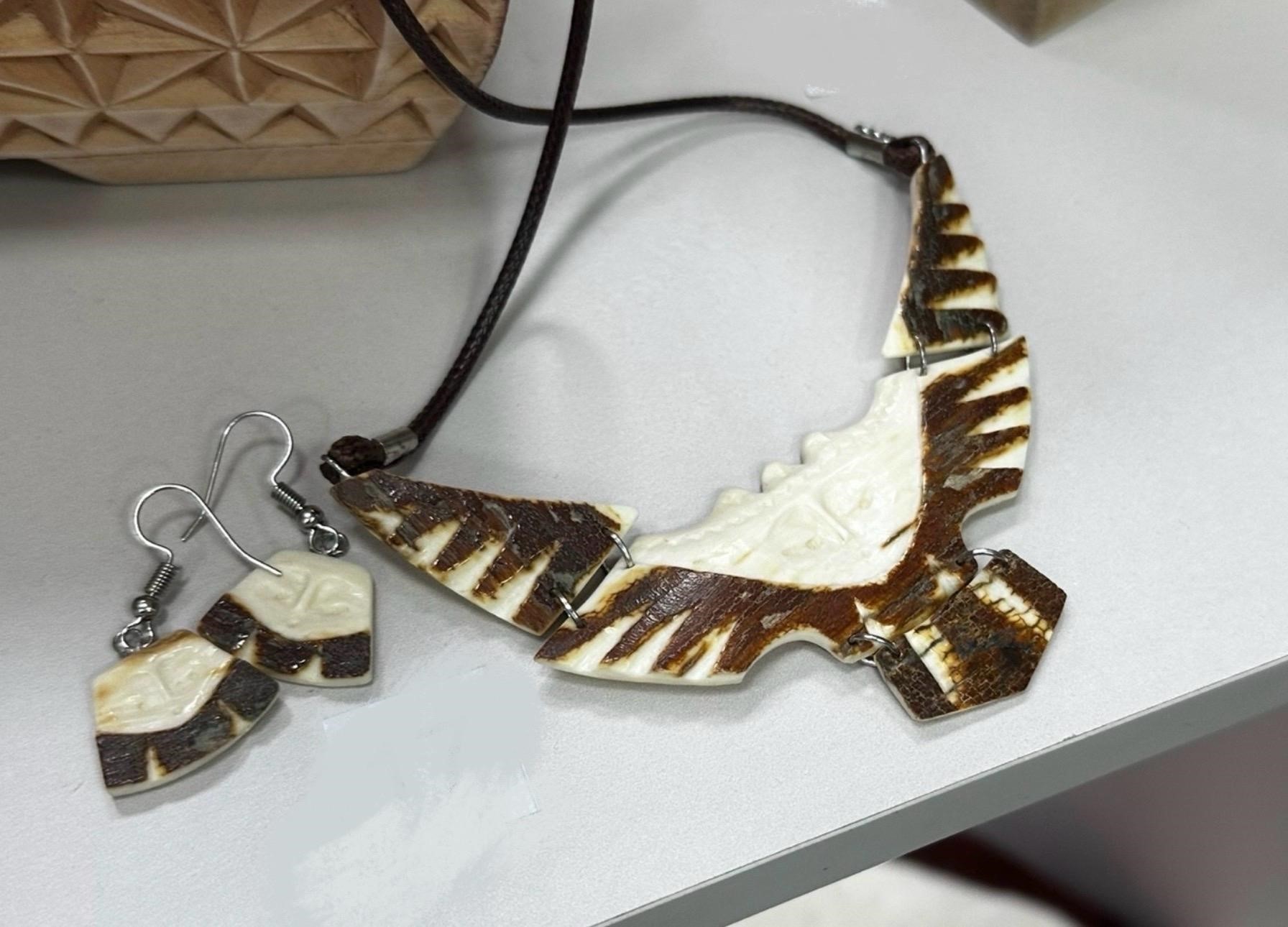 Украшение из бивня мамонта принесло студентке СГУ им. Питирима Сорокина путевку на всероссийский конкурс 