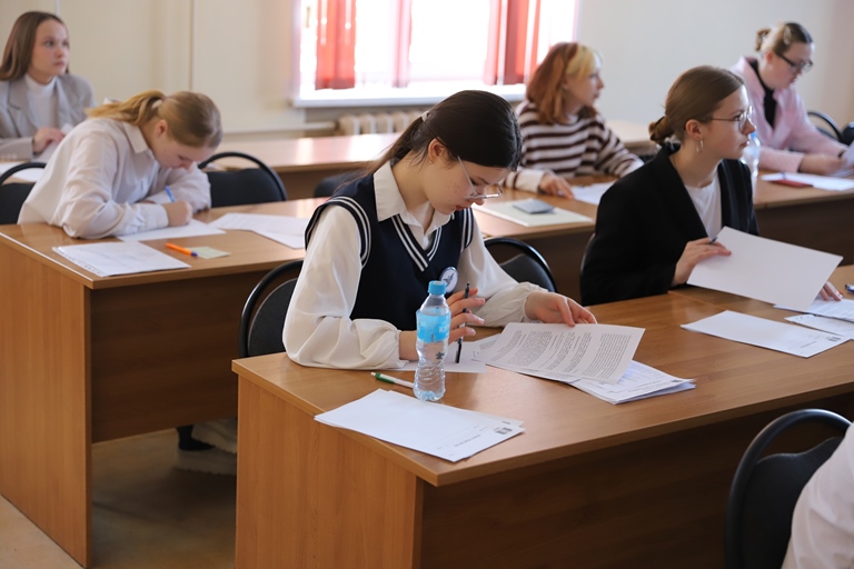 В университете прошла Северо-Восточной олимпиады школьников по родным языкам